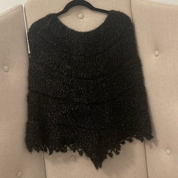 Custom Hand Knit Black Shawl/Scarf  w a Flowers Detail - Picture 7 of 7